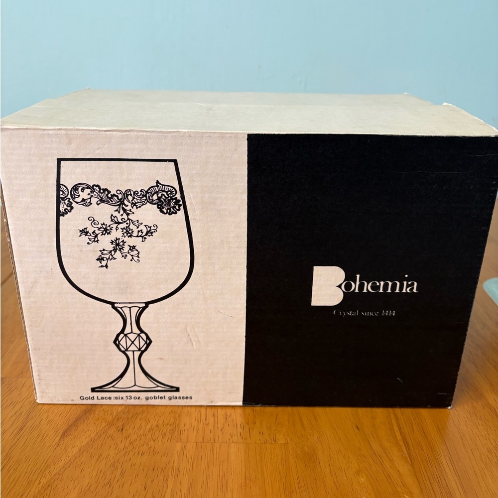 Gold Floral Crystal Vase
12 glasses (2 sets of 6)
Vintage 1983